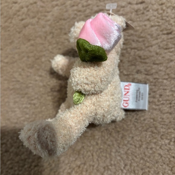 gotta getta gund bear With Rose - Picture 8 of 8